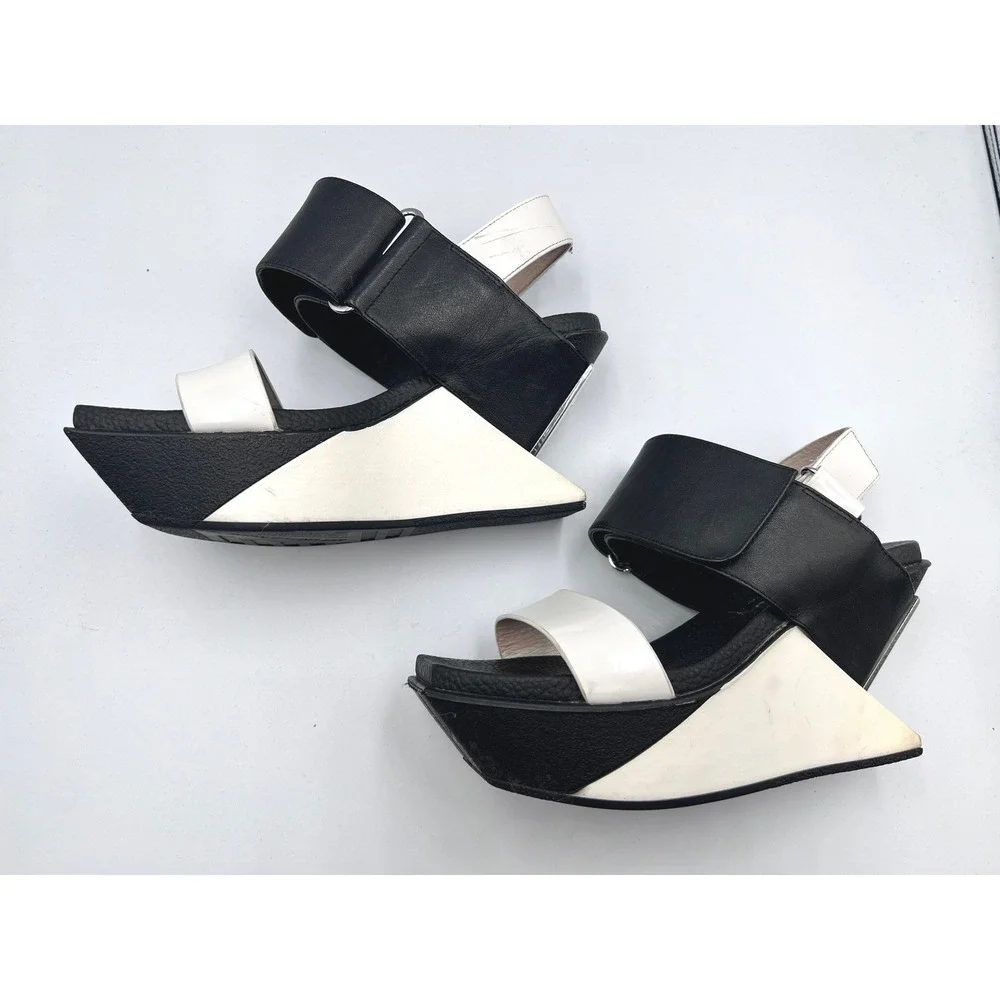 United Nude Delta Wedge Sandals Womens 38 Black White Good Architectural